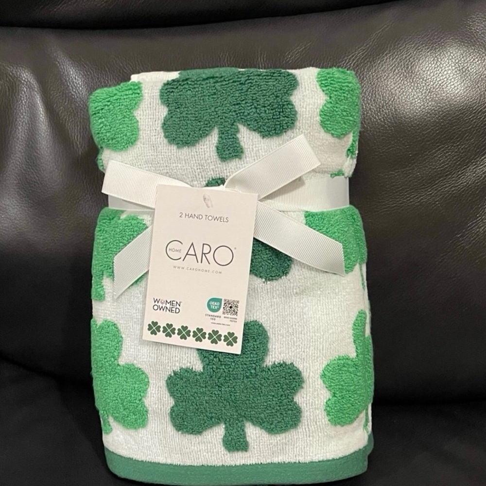 CARO HOME St Patricks Shamrock Hand Towels, Set of 2